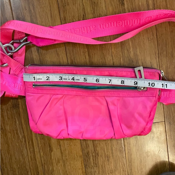 Lululemon Travel Pooch - Pink - Picture 6 of 9